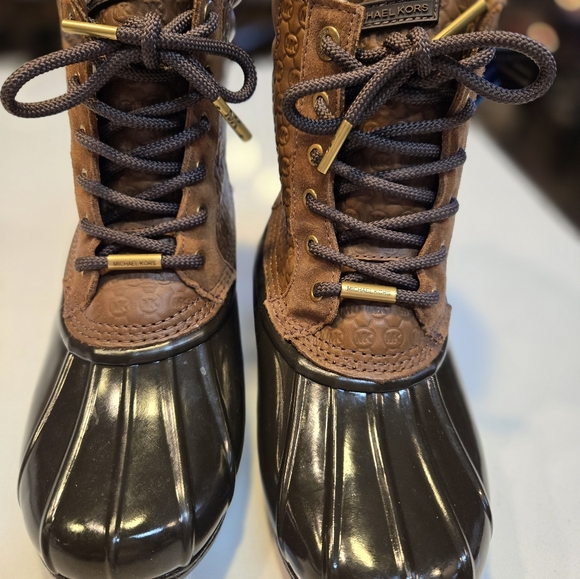 Michael Kors Womens Boots - Picture 2 of 13